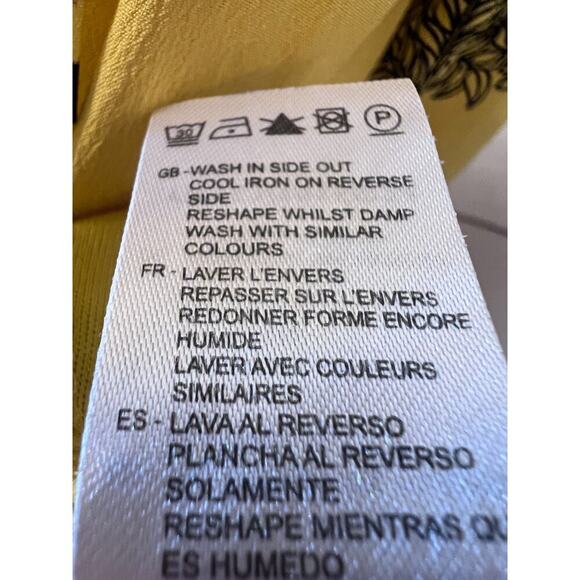 Yumi Yellow Dress Size 8/10 Animal Print with Black Accents Bow Whimsical - Picture 5 of 6